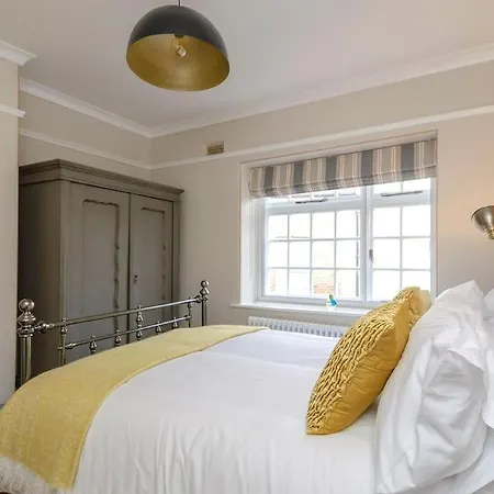 Castle 2 度假居 *